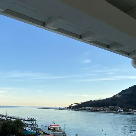 Maison Del Magra ホテル アメーリア