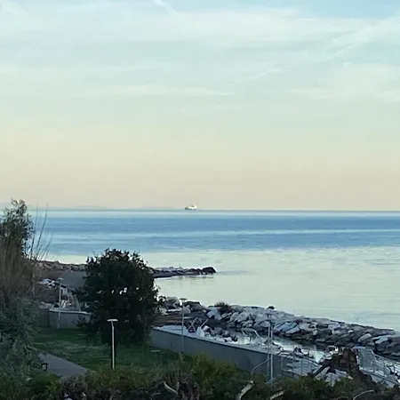 Maison Del Magra 3* 아메그리아