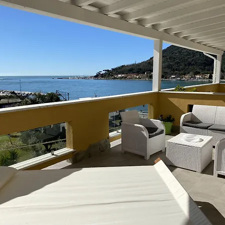 Maison Del Magra Hotel